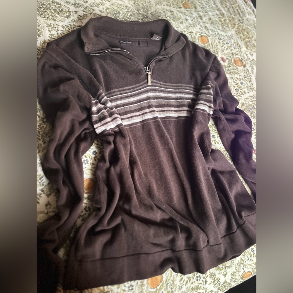 🎁 brown sweater